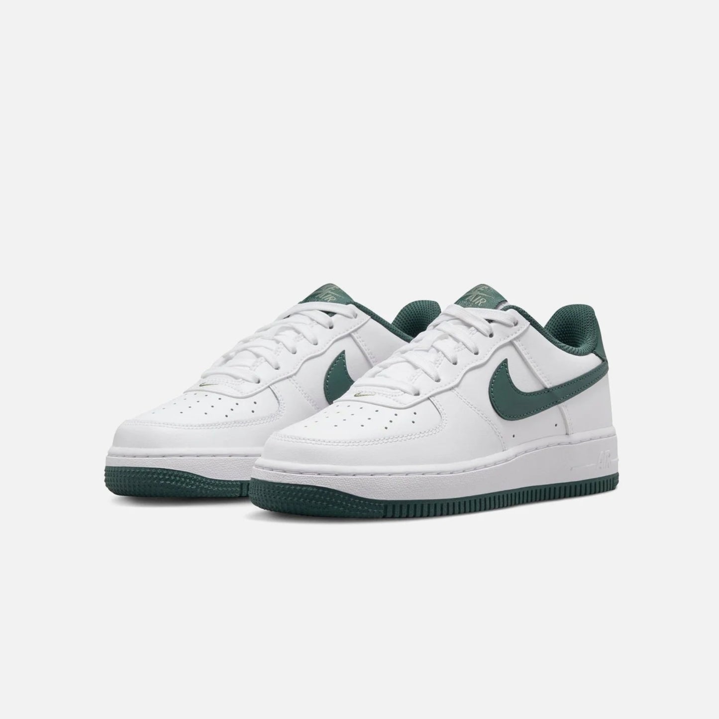 Pantofi sport Nike Air Force 1 Low White/Oil Green cu design clasic și detalii verzi