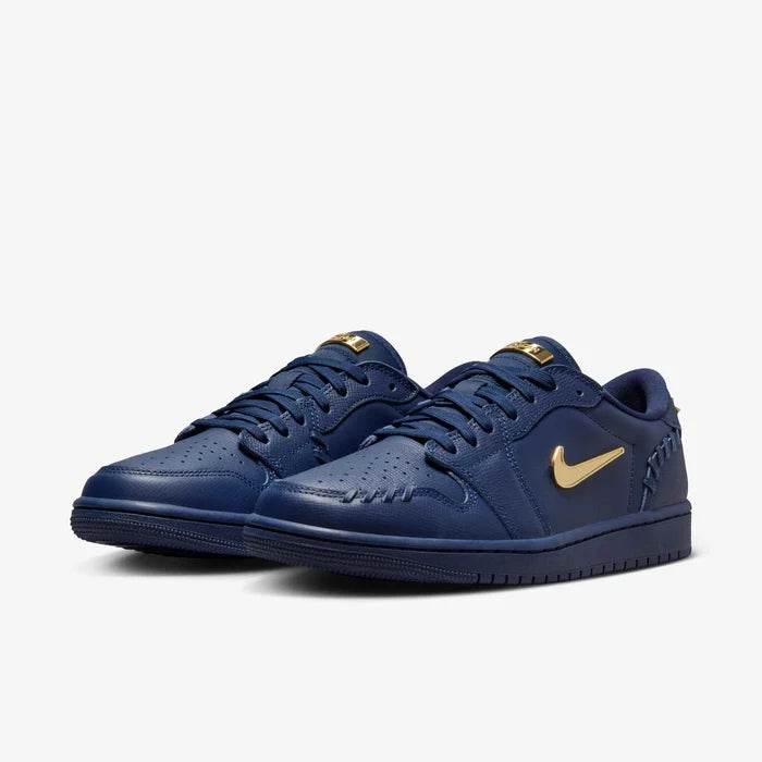 Pantofi Air Jordan 1 Low “Method Of Make” albastre cu detalii aurii și design premium de la Dod Resell