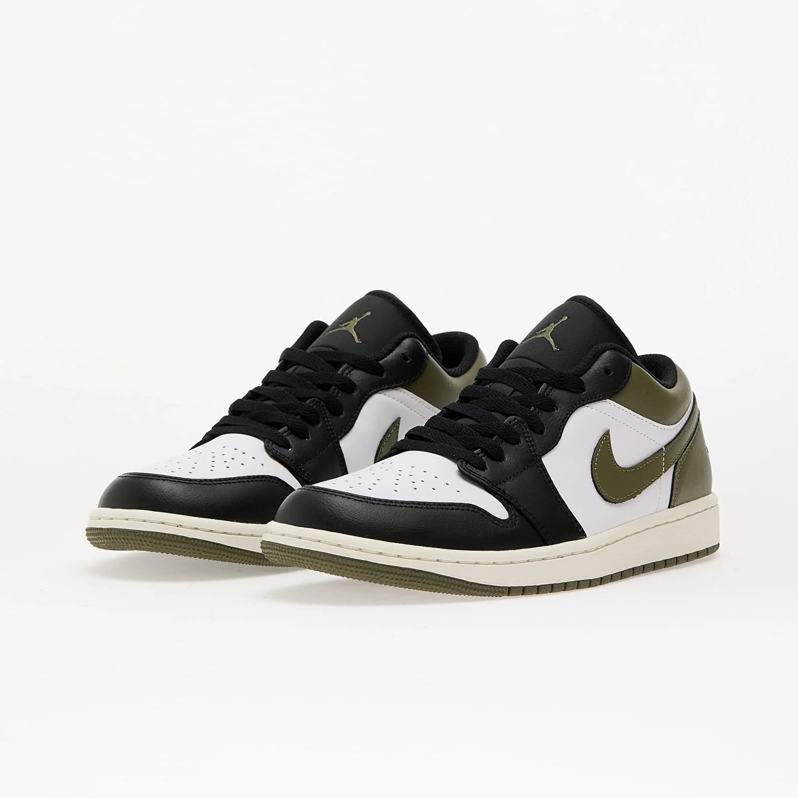 Air Jordan 1 Low GS "Black Toe Medium Olive" 553560-092
