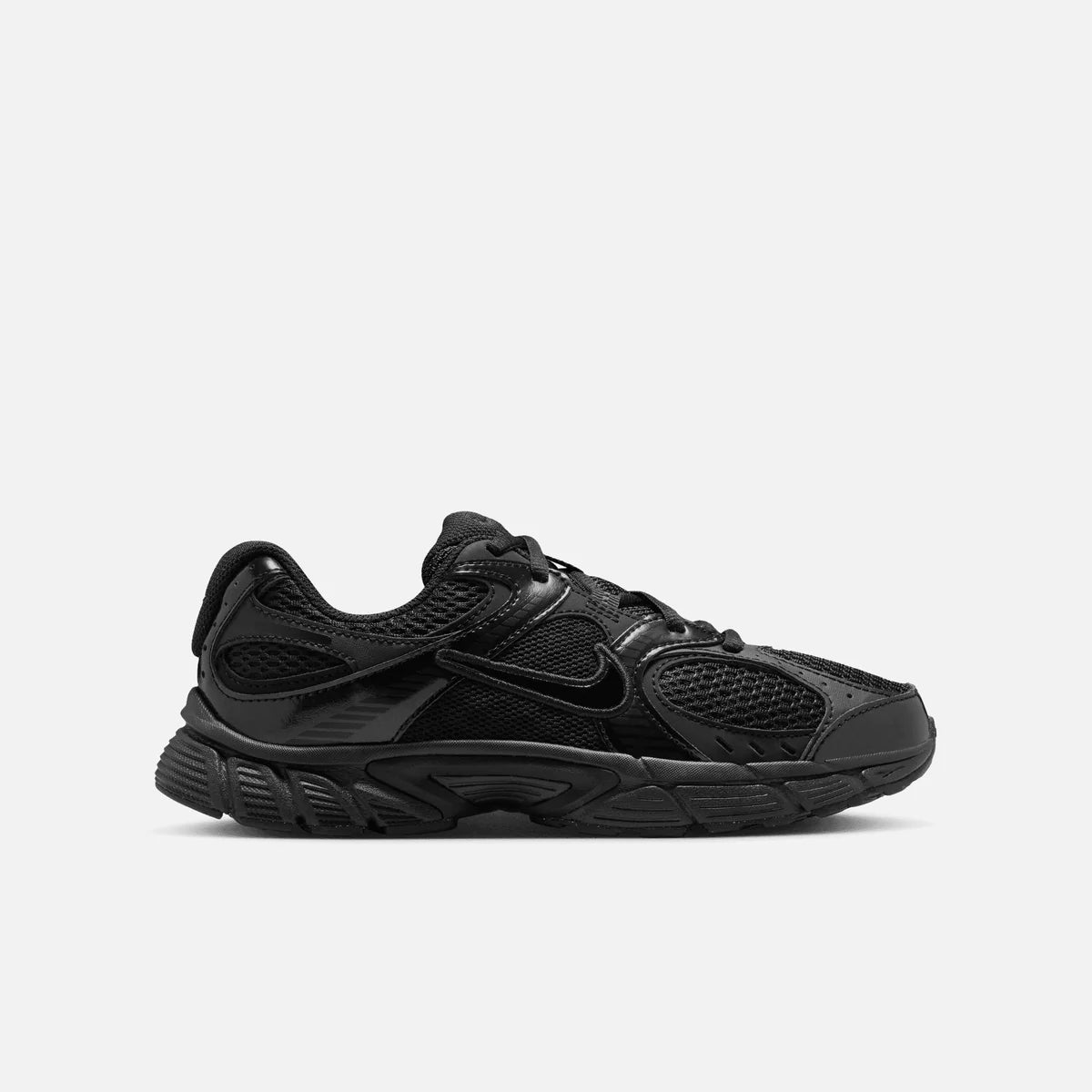 Nike V5 RNR “Triple Black” GS HQ6411-002