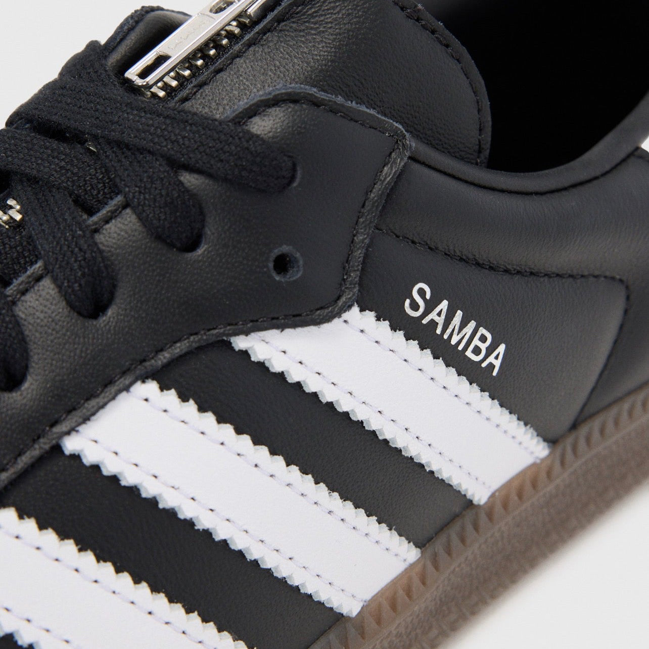 Jeremy Scott x Adidas Samba OG Zipper "Black/White" JQ8835