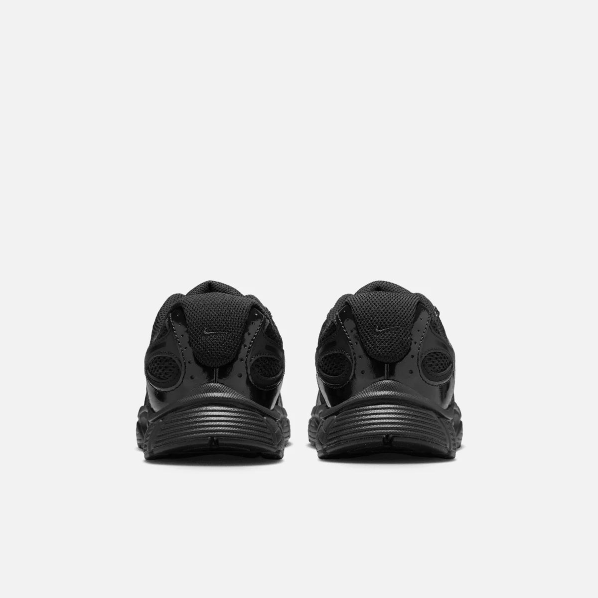 Nike V5 RNR “Triple Black” GS HQ6411-002