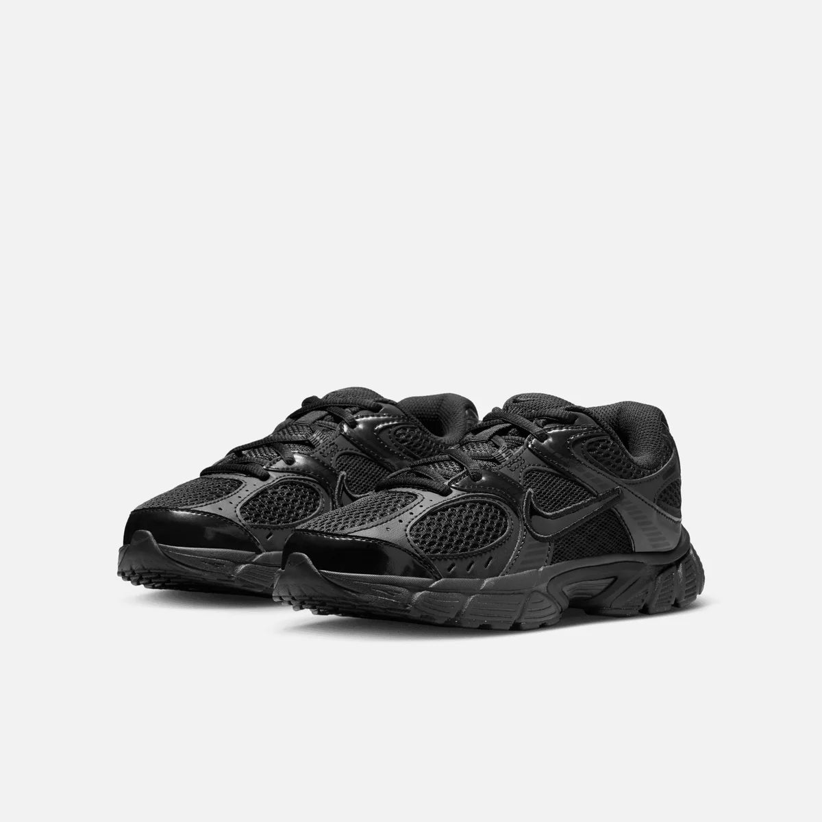 Nike V5 RNR “Triple Black” GS HQ6411-002