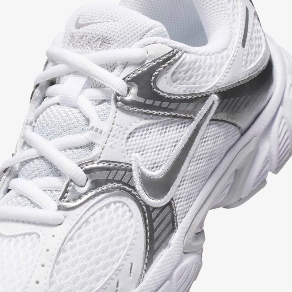 Nike V5 RNR “White/Pure Platinum/White/Metallic Silver”