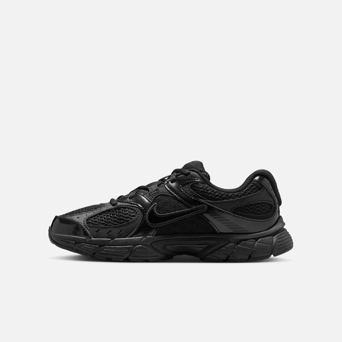 Nike V5 RNR “Triple Black” GS HQ6411-002