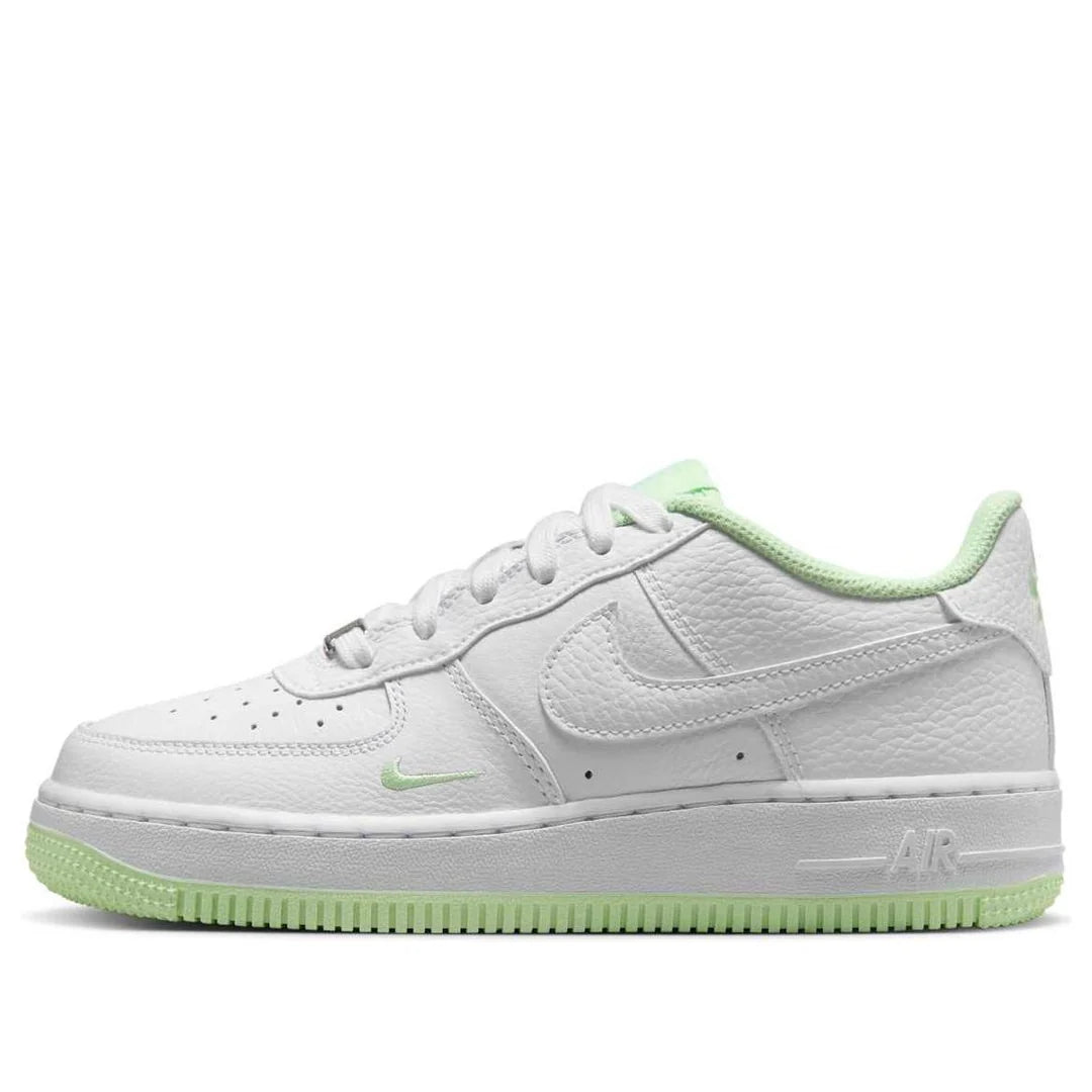 Nike Air Force 1 LV8 
