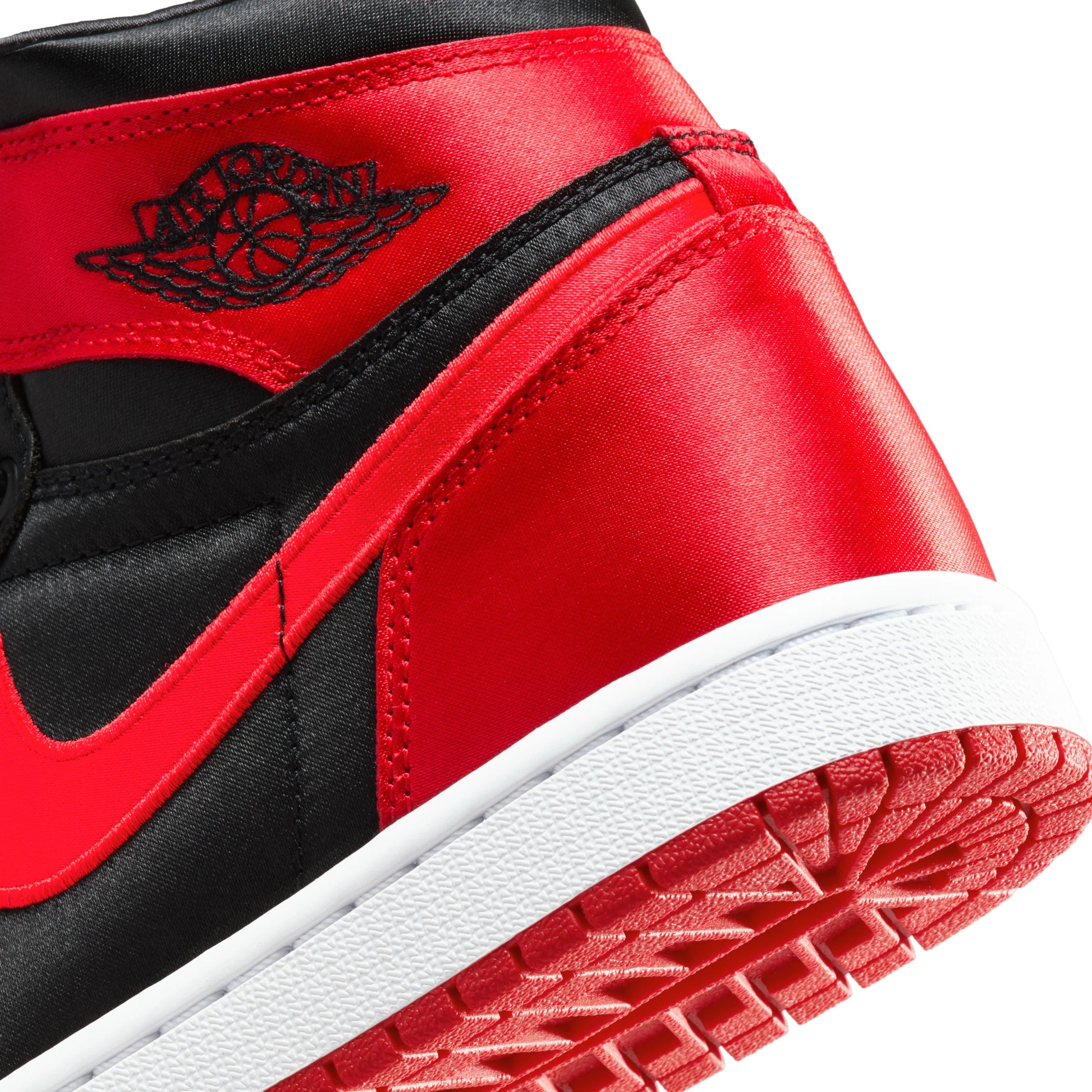 Air Jordan 1 Retro High OG “Satin Bred” FD4810-061