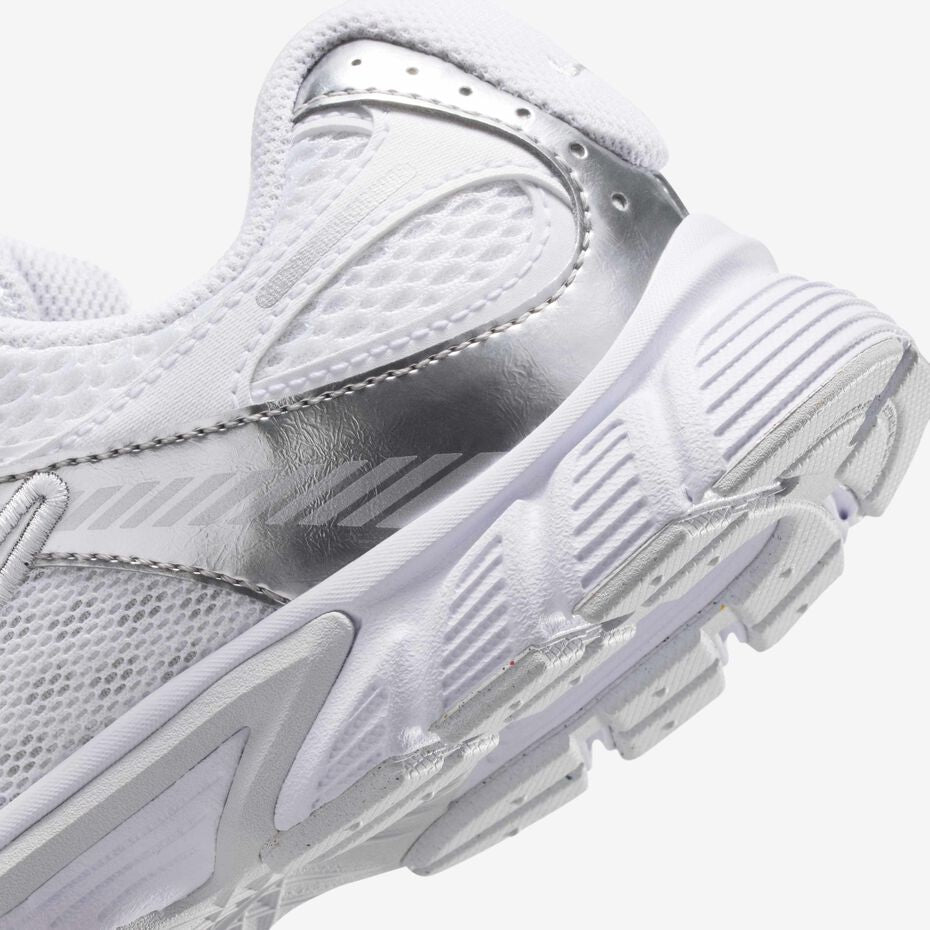 Nike V5 RNR “White/Pure Platinum/White/Metallic Silver”