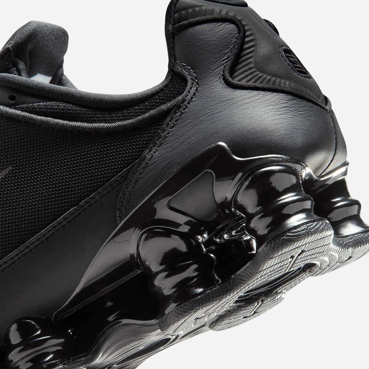 Nike Shox TL “Black Cave Stone” HM9612-010