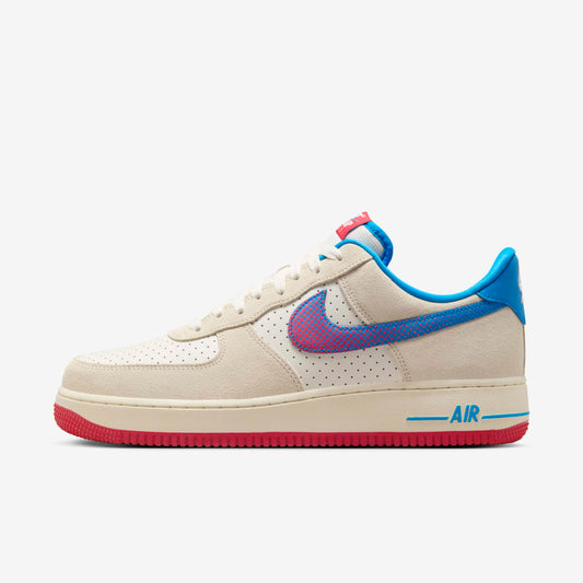 Pantofi sport Nike Air Force 1 '07 LV8 Harlem Globetrotters Pack bej cu detalii albastre și roșii