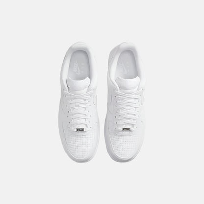 Pantofi albi Nike Air Force 1 Low Multi Prints de la DodResell, design minimalist și confort excelent