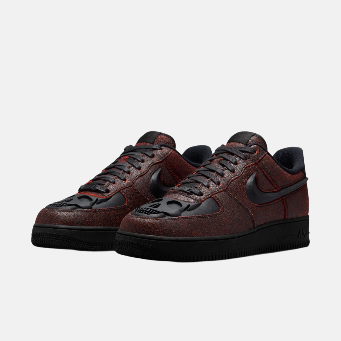 Pantofi sport Nike Air Force 1 Low Retro QS Halloween Skull în nuanțe închise cu design schelet Halloween