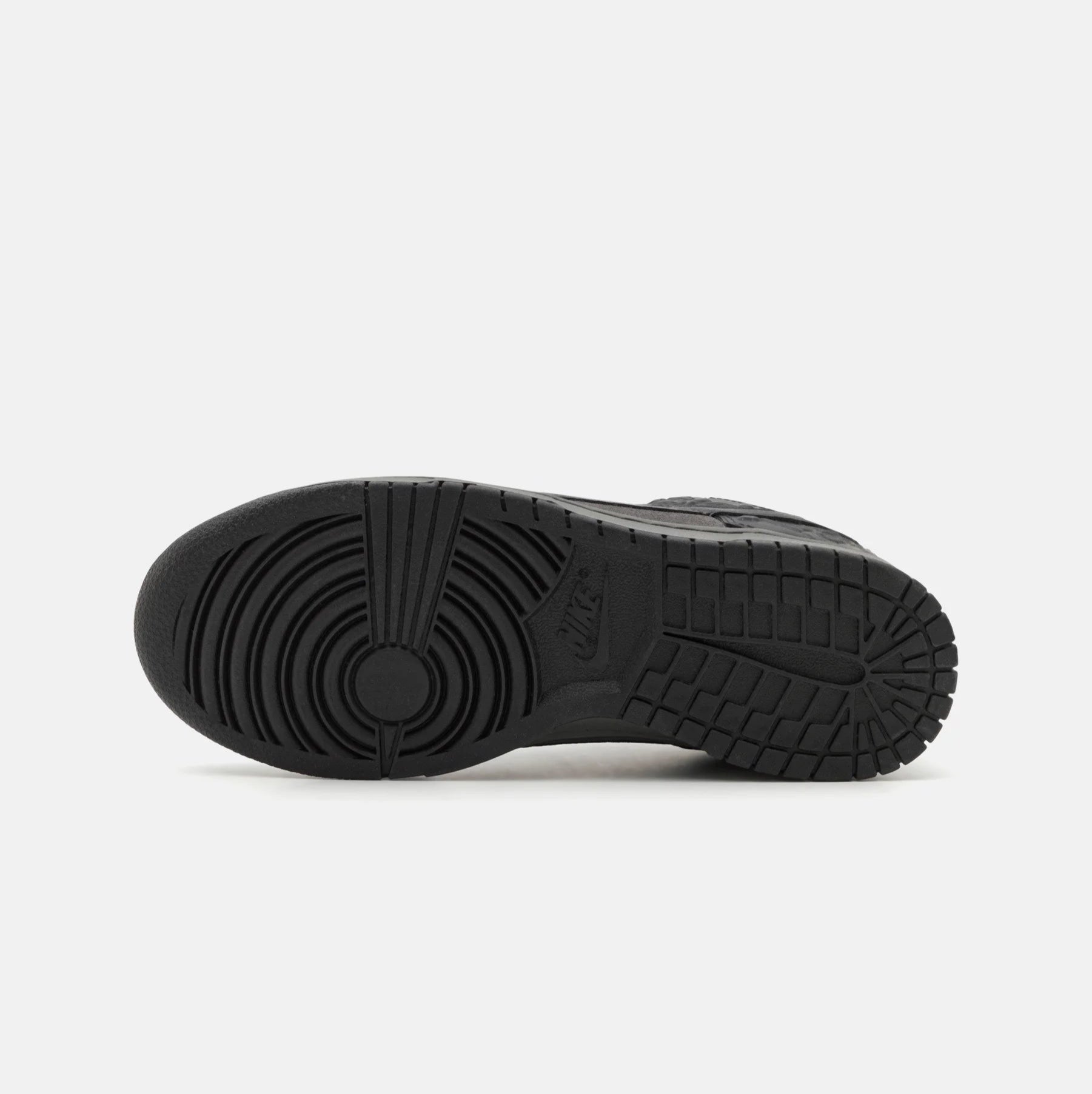 Talpa neagră din cauciuc a pantofilor Nike Dunk Low Black Roses pentru tracțiune și durabilitate