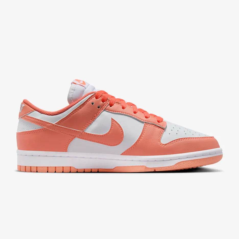 Pantofi sport Nike Dunk Low “Light Wild Mango” în alb și portocaliu, design clasic și confortabil