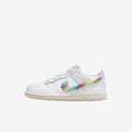 Adidați Nike Dunk Low SE Rainbow Lace Swoosh albași cu detalii colorate în formă de șireturi curcubeu