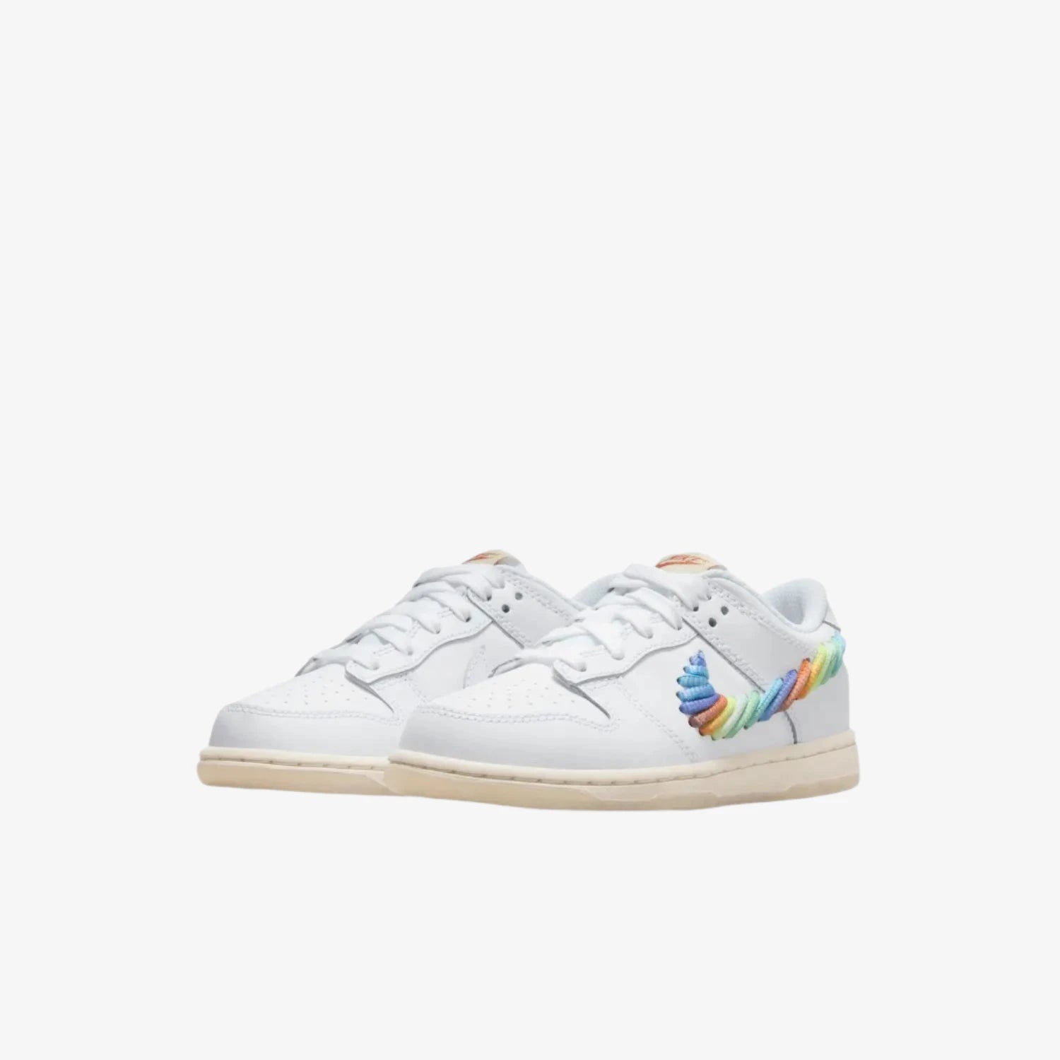 Pantofi sport Nike Dunk Low SE Rainbow Lace Swoosh alb cu detalii colorate curcubeu de la DodResell