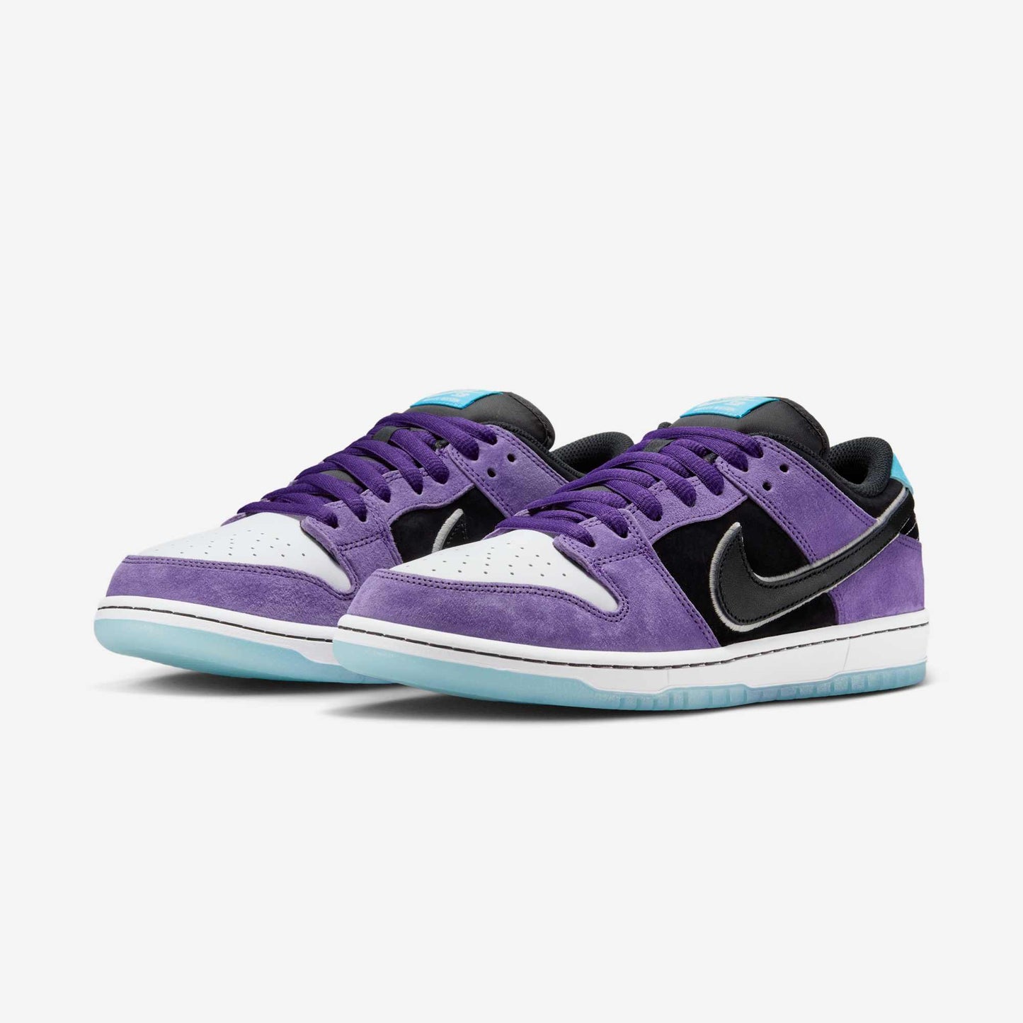 Pantofi sport Nike Dunk SB x Hayley Wilson Black and Court Purple cu detalii violet și talpă albă