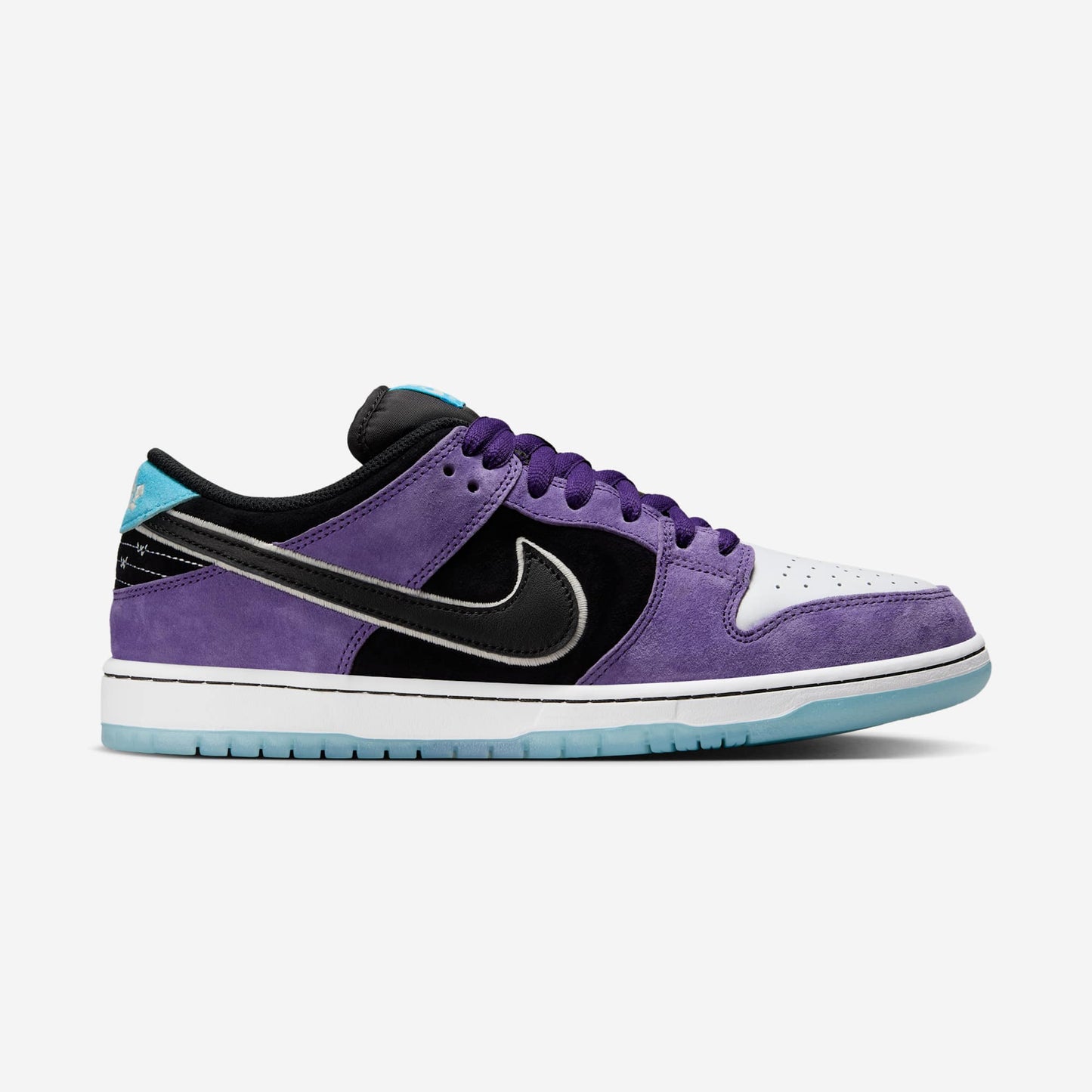 Pantofi sport Nike Dunk SB x Hayley Wilson Black and Court Purple pentru skateboarding și stil casual