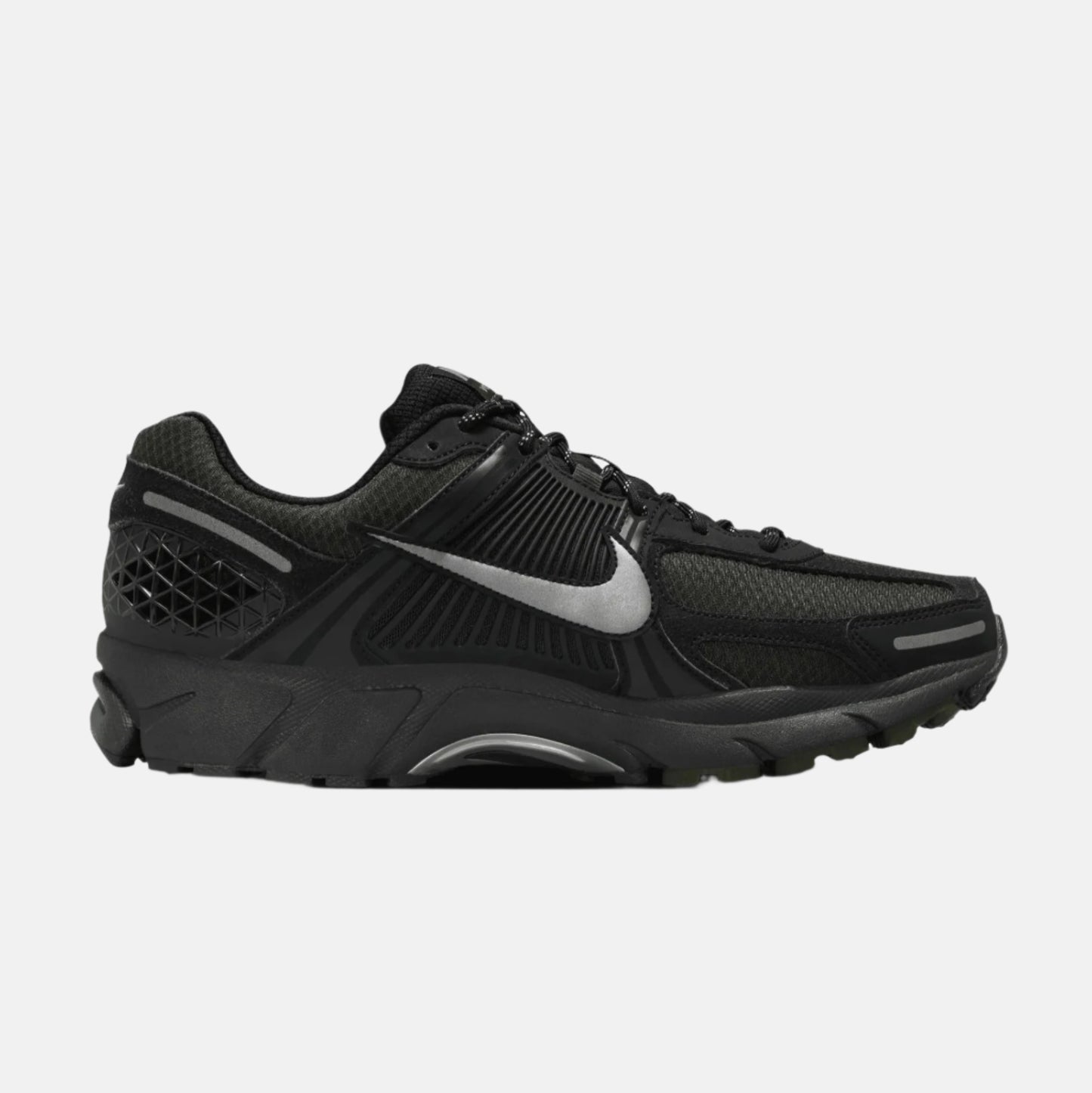 Pantofi sport Nike Zoom Vomero 5 Black Kaki pentru alergare cu design modern si amortizare eficienta