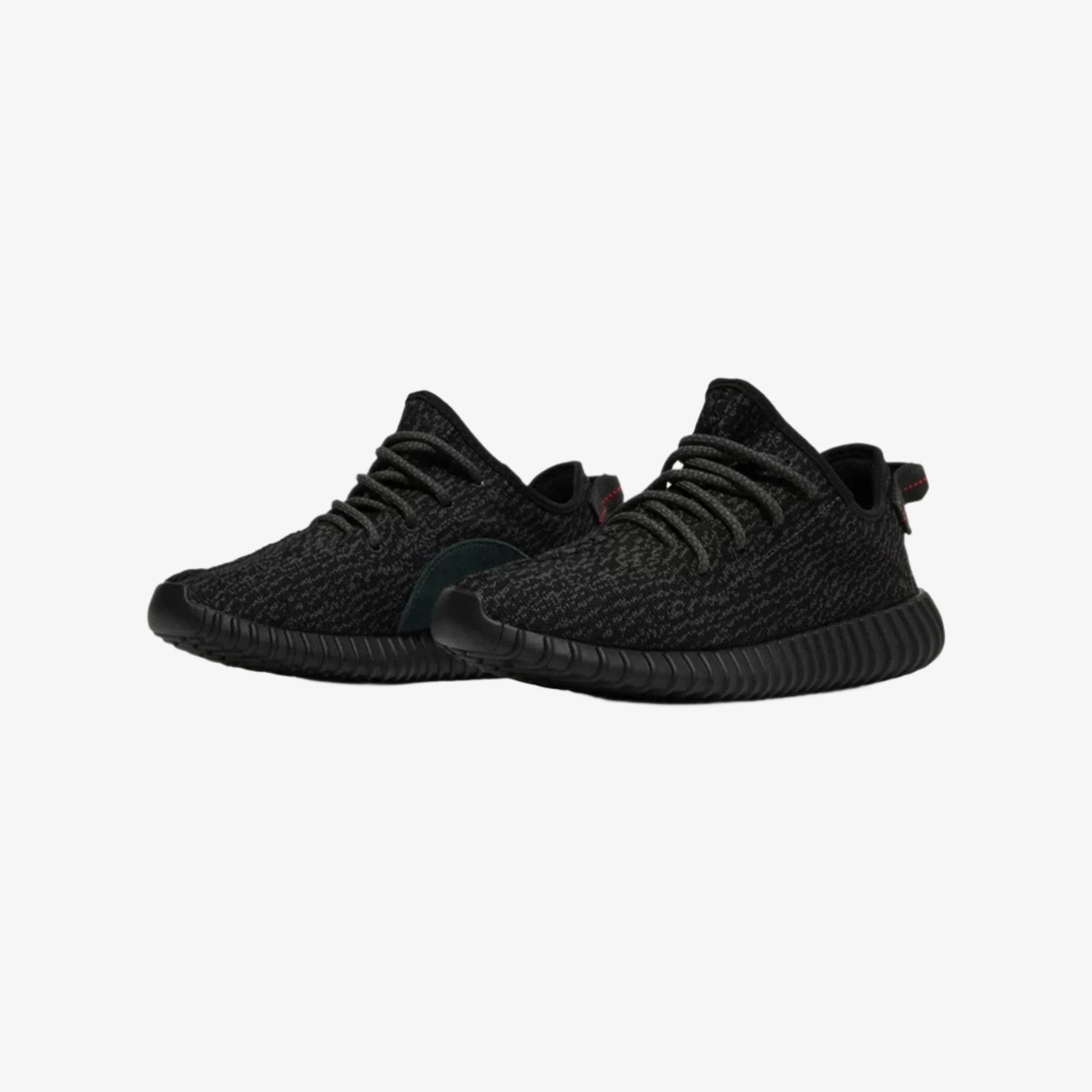 Pantofi sport negri Yeezy Boost 350 “Pirate Black” cu design modern și talpă confortabilă