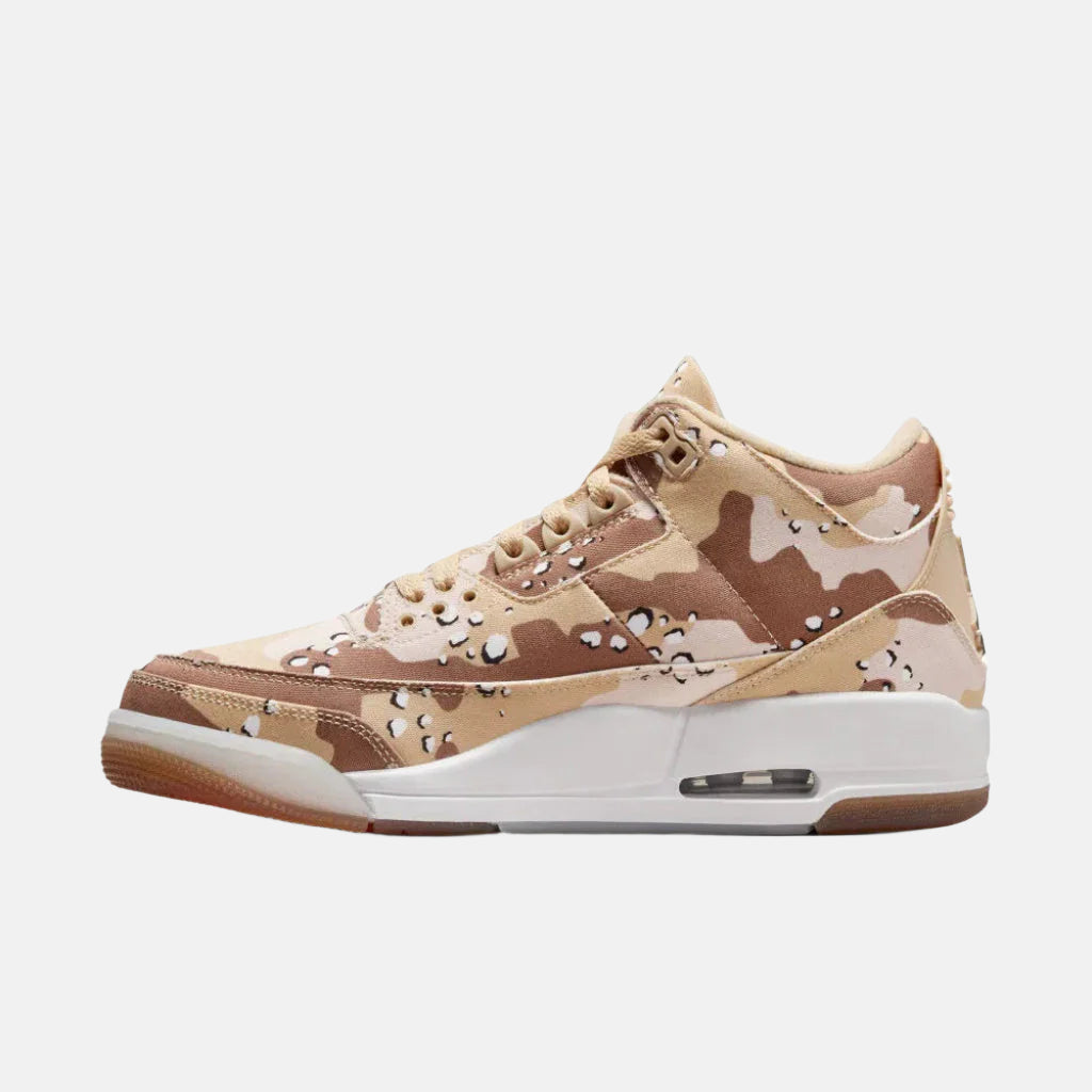 Pantofi sport Air Jordan 3 Retro Tex Desert Camo WNBA cu design camuflaj în nuanțe de bej și maro