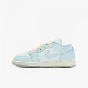Pantofi sport Jordan 1 Low Glacier Blue/Sea Glass/Summit White/Guava Ice cu design modern si talpa confortabila