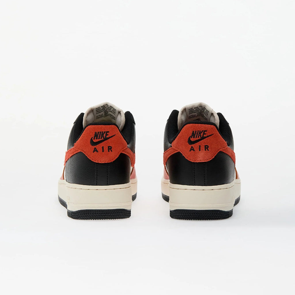 Pantofi sport Nike Air Force 1 Low Black Vintage Coral Phantom Pale Ivory văzuți de la spate