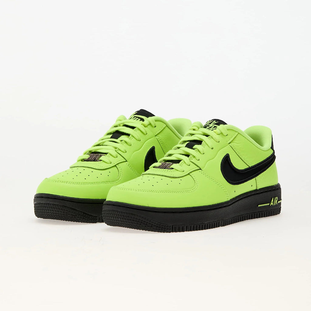 Pantofi sport Nike Air Force 1 Low Dance Volt cu detalii negre și talpă joasă confortabilă