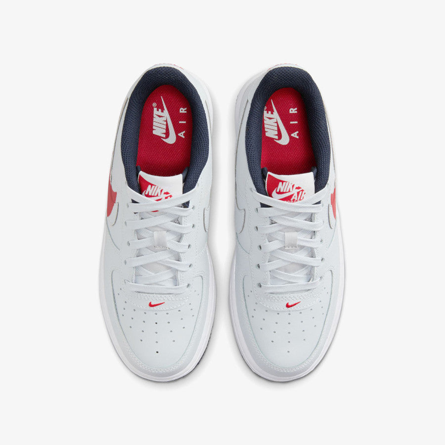 Pantofi sport Nike Air Force 1 Low Grey/Big Red Swoosh cu design alb și detalii roșii
