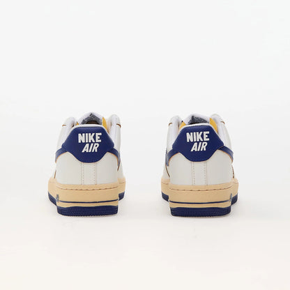 Pantofi sport Nike Air Force 1 Low Sail Deep Royal Blue Pale Vanilla văzuți din spate