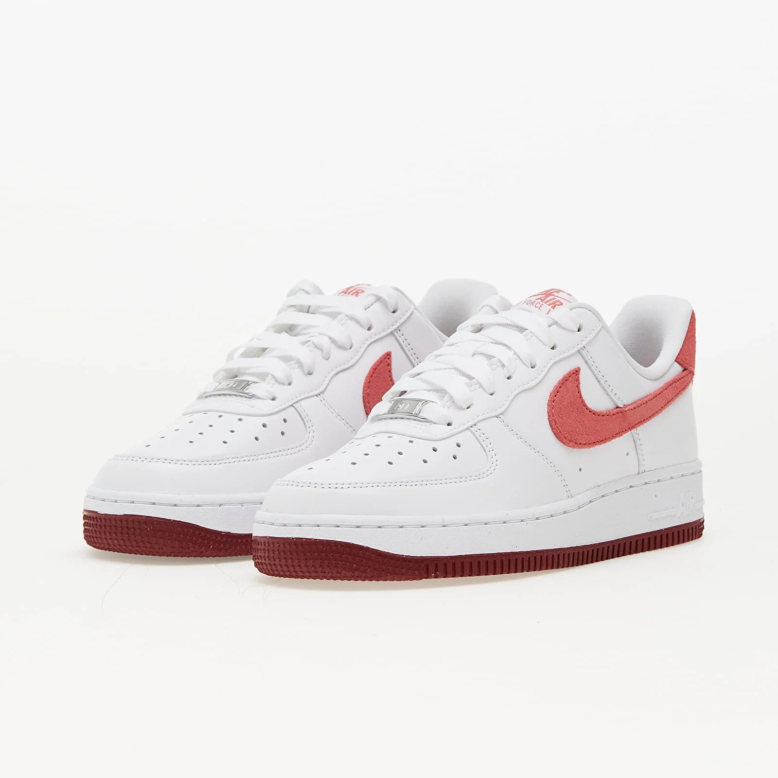 Pantofi sport Nike Air Force 1 Low White Dragon Red cu detalii roșii și talpă contrastantă