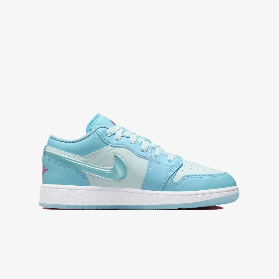 Pantofi sport Air Jordan 1 Low Edge GG albastru deschis cu alb, design modern și talpă albă de DodResell