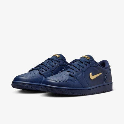 Pantofi Air Jordan 1 Low “Method Of Make” albastre cu detalii aurii și design premium de la Dod Resell