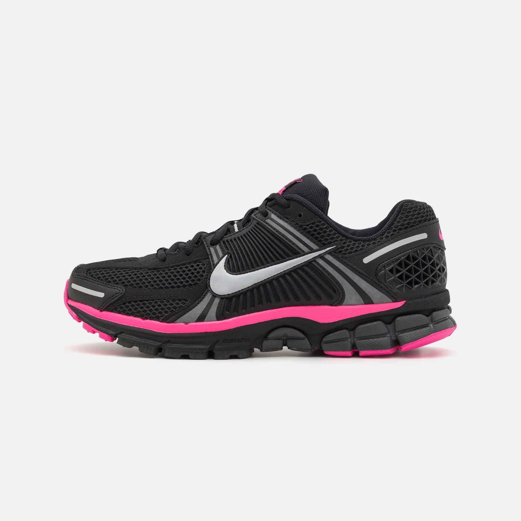 Pantofi sport Nike Vomero 5 Black/MetalicPlatinum/Anthracite/Pink Blast cu design performant pentru alergare