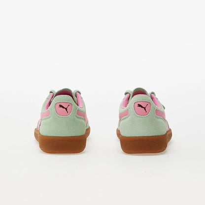 Pantofi sport Puma Palermo Fresh Mint/Fast Pink vedere din spate cu talpă maro și logo roz